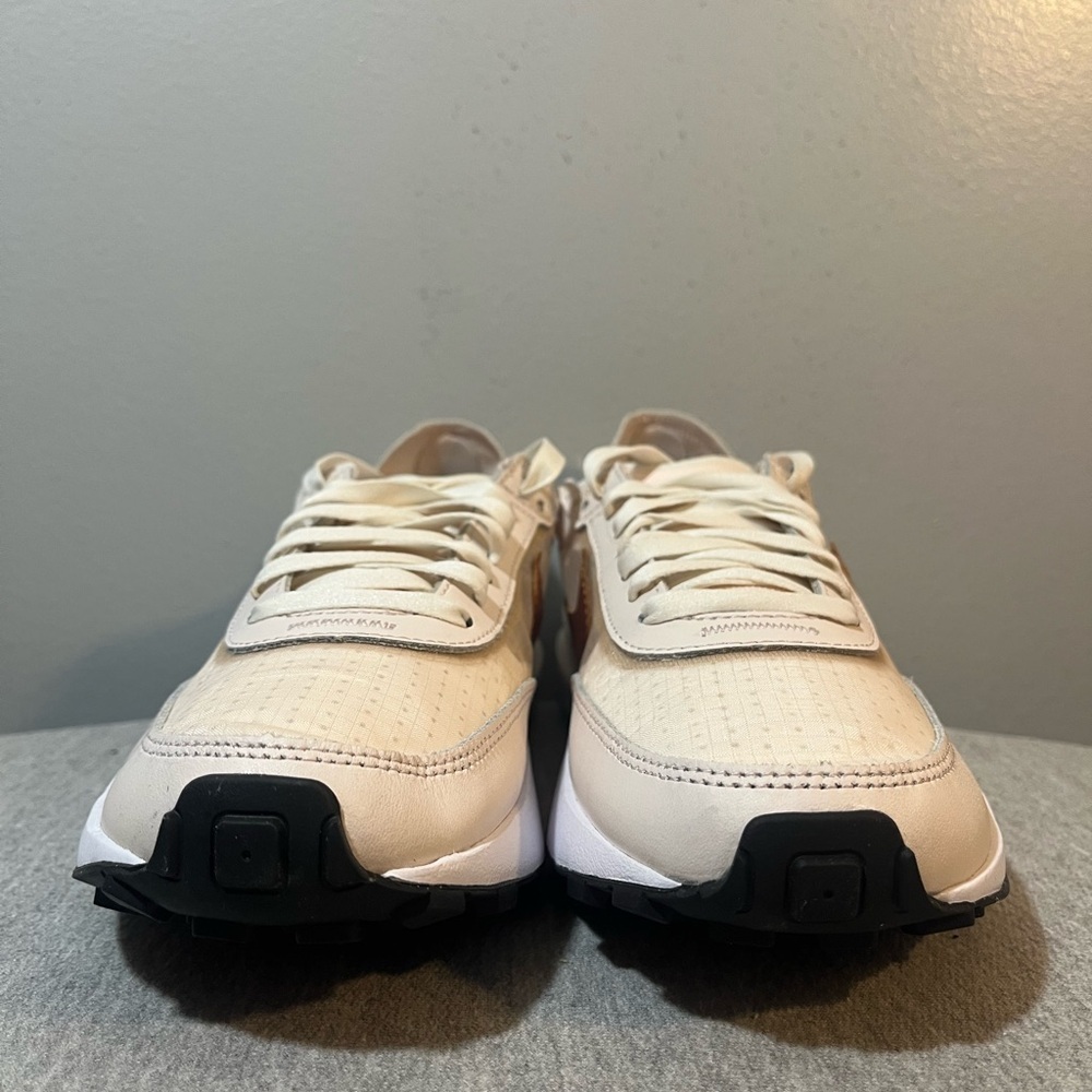 Nike Waffle One ESS Light Soft Pink Athletic Women’s Shoe Size 8 FB1298 600 - Picture 3 of 11